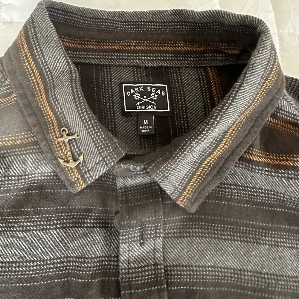 Dark Seas Men’s heavy cotton button down shirt